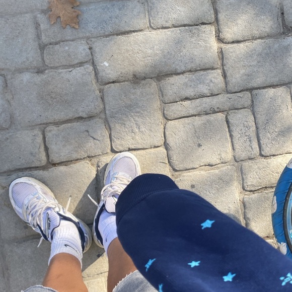 dark blue and green